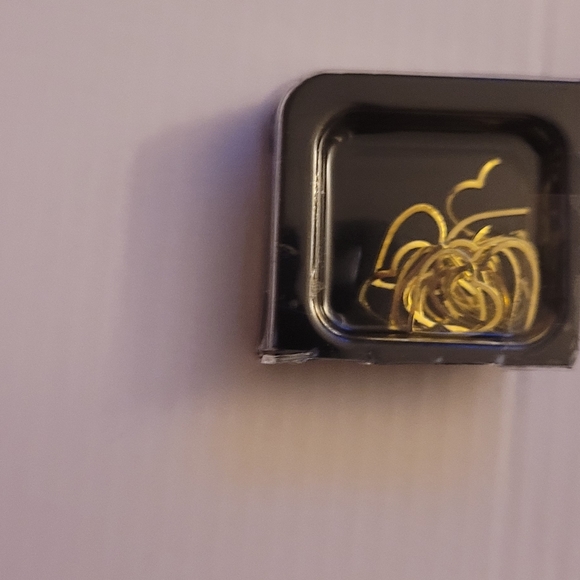 Gold and silvertone nail art kits and designs - Picture 9 of 16